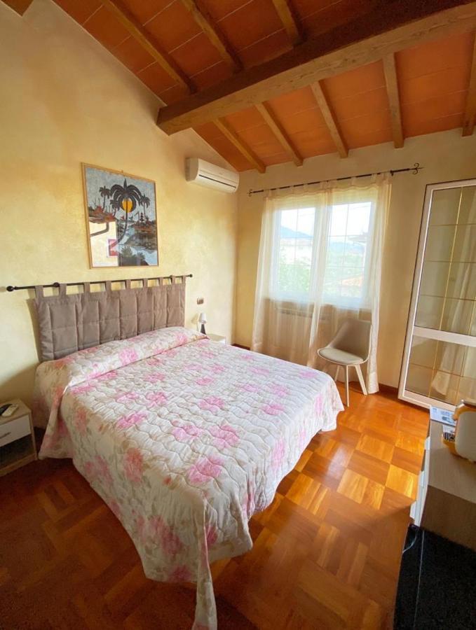 La Madonnina Bed and Breakfast Querceta Εξωτερικό φωτογραφία